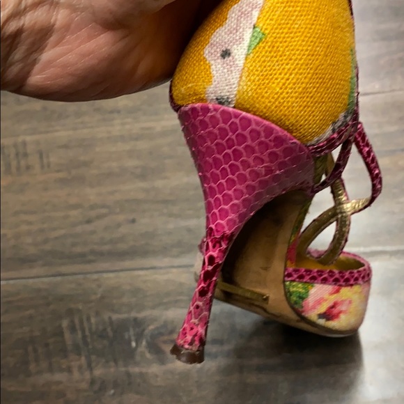 Dolce and Gabbana Floral heels - Picture 8 of 12